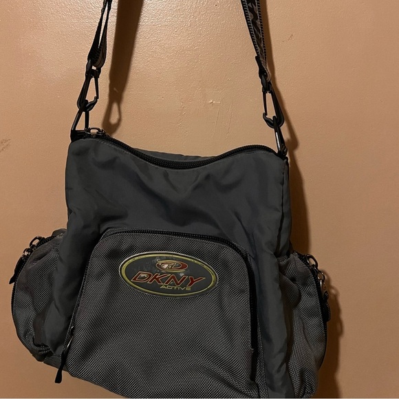 Vintage dkny bag crossbody/shoulder adjustable strap reflective - Picture 5 of 9
